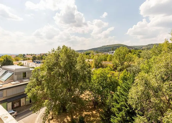 Lovely 1 Bedroom Flat - Gazdagret Apartment