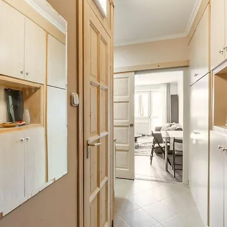 Lovely 1 Bedroom Flat - Gazdagret Apartmán